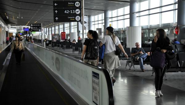 Venezolano se habría suicidado en aeropuerto internacional de Bogotá luego de perder un vuelo
