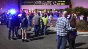 Apuñalamientos en centro comercial de Minnesota dejan 8 heridos  