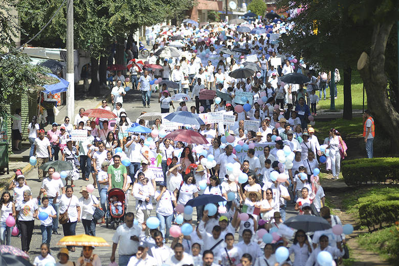 Protestan contra matrimonios gay en México