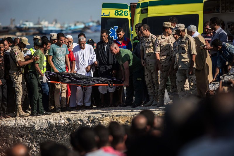 Naufragio de barco en Mediterráneo: recuperan 115 cadáveres