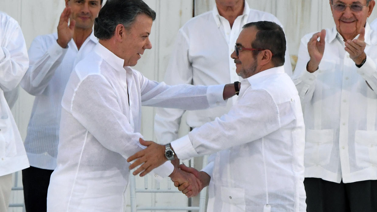 Colombianos en RD difieren sobre firma acuerdo de paz en su país