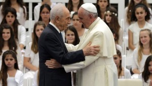 El Papa desea que la memoria de Shimon Peres inspire a trabajar por la paz