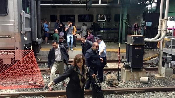 No se reportan dominicanos entre víctimas de tren New Jersey