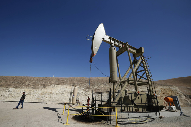 Caída de los precios del petróleo se acerca a su fin, según Arabia Saudí