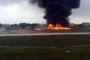 Mueren al menos 5 personas al estrellarse una avioneta de la misión francesa en Libia