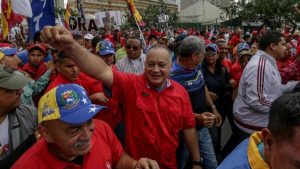 Las Fuerzas Armadas de Venezuela dijeron que tomarán las empresas que se sumen a la huelga propuesta por la oposición