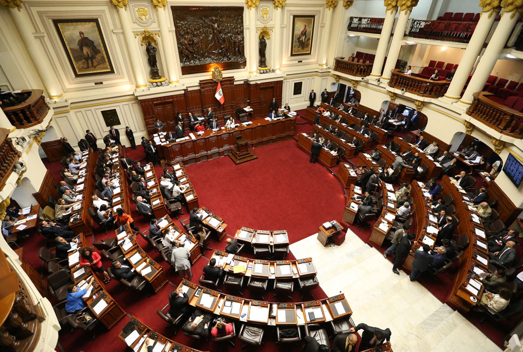 El Congreso de Perú denunció un "golpe de Estado" en Venezuela y pide que se aplique la carta democrática de la OEA