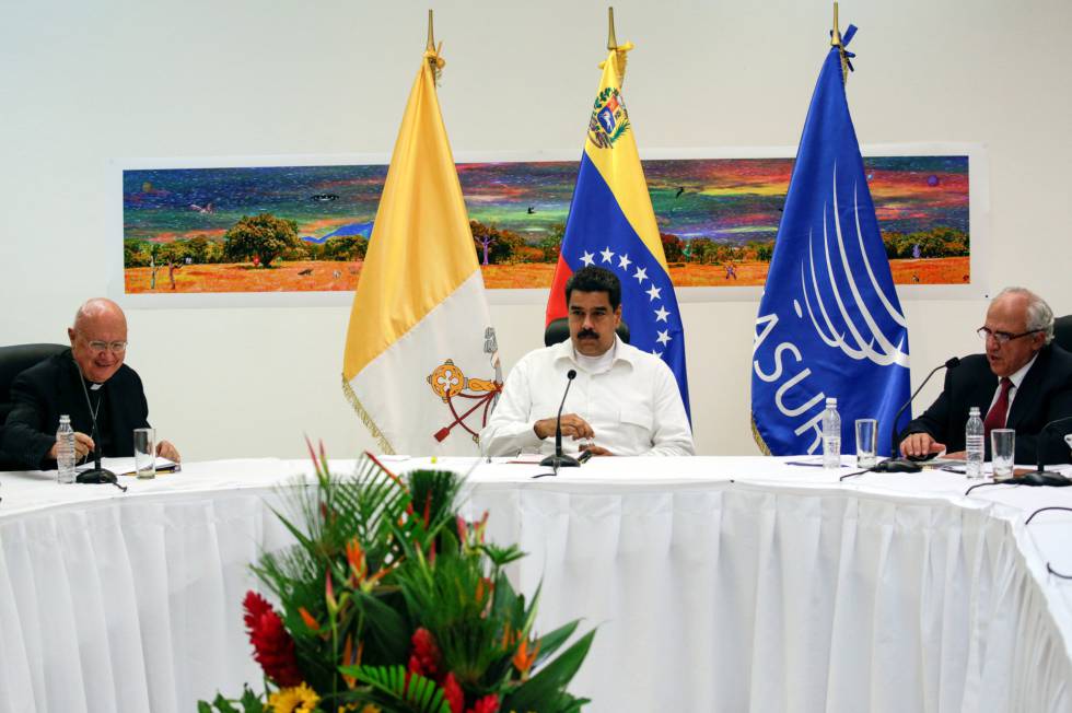 Una oposición venezolana dividida se sienta a negociar con el gobierno