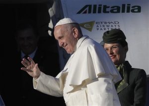 El papa llega a Suecia en aniversario de Reforma de Lutero 
