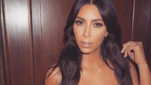 Asaltaron a Kim Kardashian en París: los ladrones se llevaron millones de euros en joyas