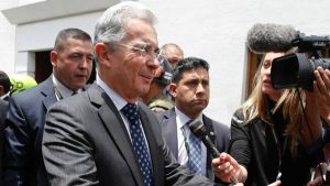 Álvaro Uribe: “Estamos en contra del riesgo de convertir a Colombia en una segunda Venezuela”