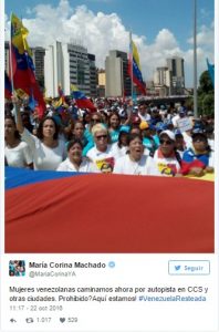 Mujeres marchan en Caracas en protesta por suspensión de referendo contra Maduro