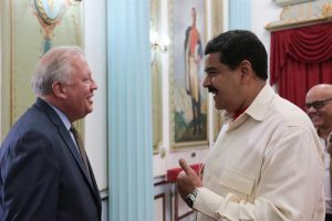 Maduro habló con Shannon sobre las relaciones con EEUU y tema energético