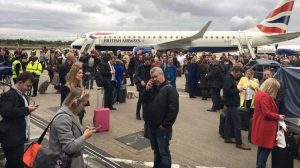 Evacuan el aeropuerto de Londres por “incidente químico”