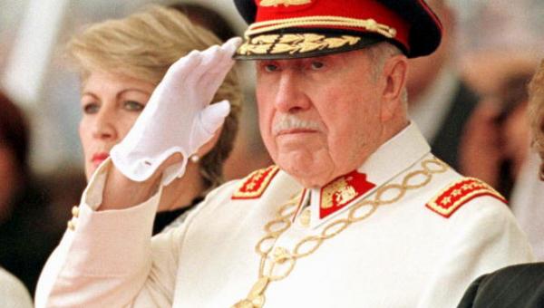 Diputados declaran a Augusto Pinochet como el gobernante más violento y criminal de Chile