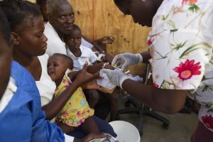 Aumentan brotes de cólera en Haití tras paso de huracán Matthew