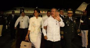 Danilo regresa al país tras participar en la Cumbre Iberoamericana