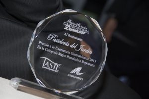Estatuilla Premios Nacional de Gastronomia Dominicana PNG15