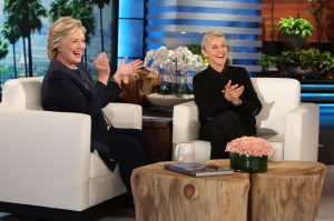 El “baile” de Hillary Clinton con el famoso Ken Bone en pleno debate presidencial