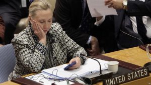 Correos filtrados por WikiLeaks muestran debilidades de Clinton