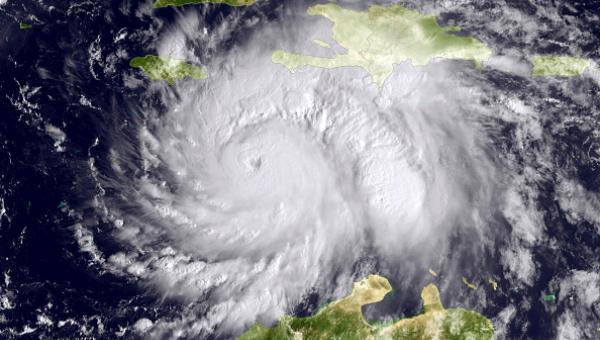 ¡Terrorífica! La imagen satelital del huracán Matthew en Haití que impacta en redes sociales