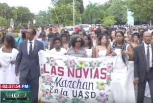 Realizan 6ta marcha de las novias contra violencia a la mujer