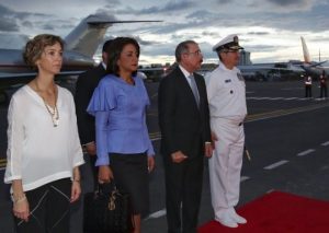  Presidente Medina llega a Cartagena para XXV Cumbre Iberoamericana