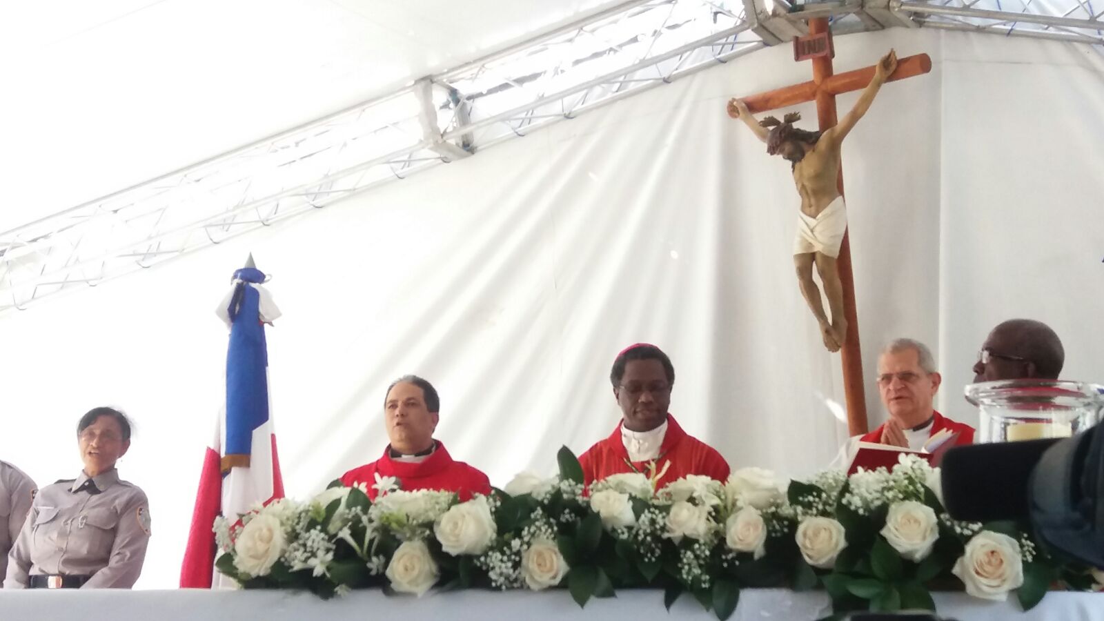 Nuncio apoya aumento salarial a agentes;  PN celebra día de San Judas Tadeo