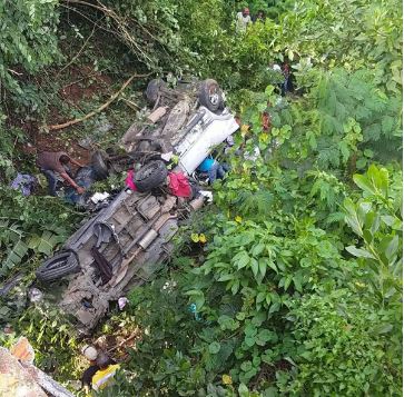 Al menos cuatros muertos tras patana colisionar con varios vehículos en carretera Piedra Blanca, Bonao