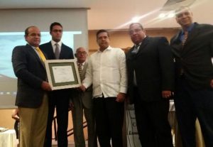 Comerciantes galardonan a Cemento Panam con premio Juan Pablo Duarte
