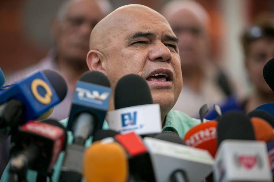 Oposición venezolana concluye reunión sin confirmar su presencia en diálogo