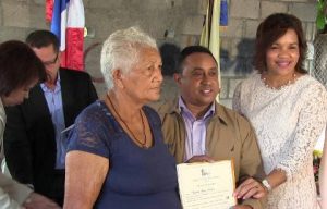Azua: reubican a 80 familias del distrito Los Negros en apartamentos del gobierno