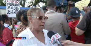 Familiares y amigos de agentes PN protestan contra sueldos “cebolla”