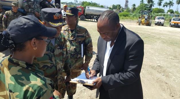 Le Nouvelliste reporta rechazo a soldados dominicanos llevaron ayuda a Haití