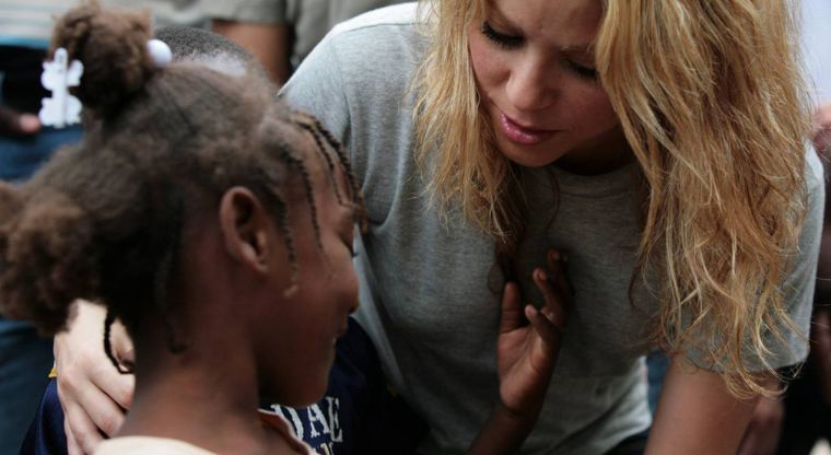 Shakira dona $15 millones para damnificados en Haití
