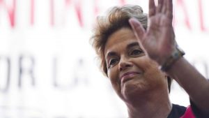 Dilma Rousseff dijo que los recortes en Brasil acabarán con la educación en el país