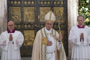 Papa cierra su Año Santo, pide espacio para reconciliación 