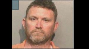 Capturan a hombre que habría emboscado y asesinado a 2 policías en Iowa