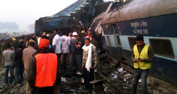 Más de un centenar de muertos en una nueva catástrofe ferroviaria en la India
