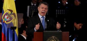 Los colombianos deben contribuir en la implementación del acuerdo de paz, dice Santos
