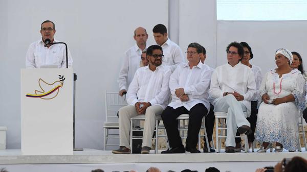 Horas antes de la firma del acuerdo final de paz, las FARC denunciaron el asesinato de líderes sociales y campesinos