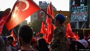 Cámara UE vota frenar conversaciones de entrada con Turquía