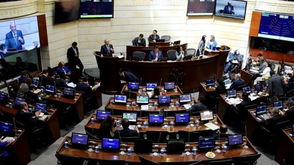 El Senado de Colombia aprobó el acuerdo de paz con las Farc
