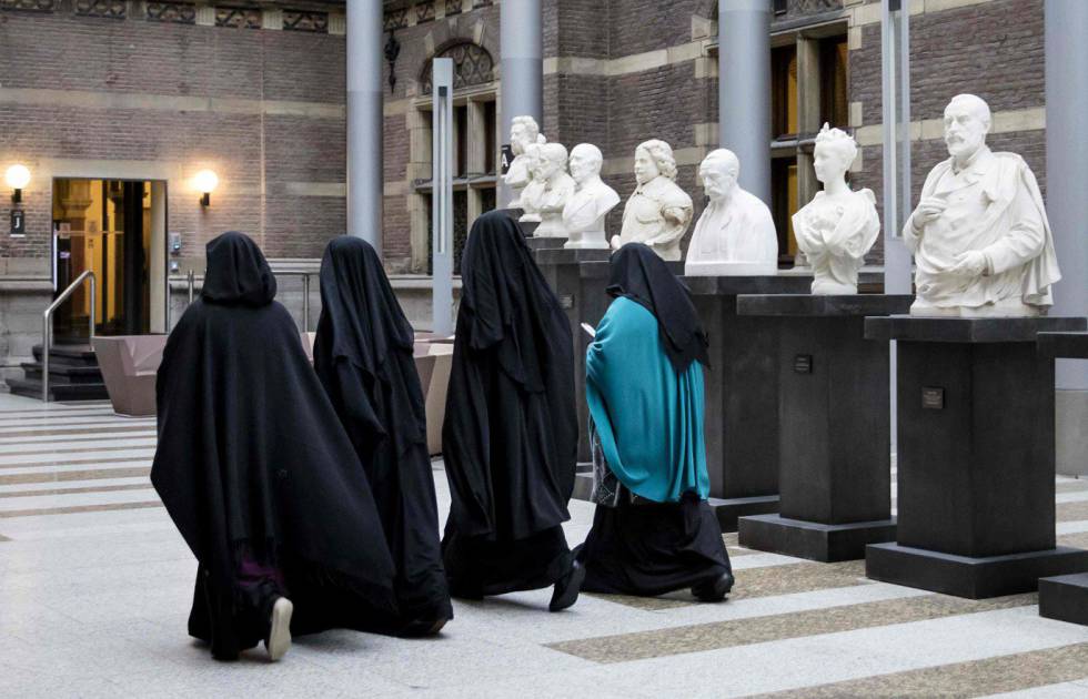 El Congreso holandés prohíbe el uso de burka en espacios públicos