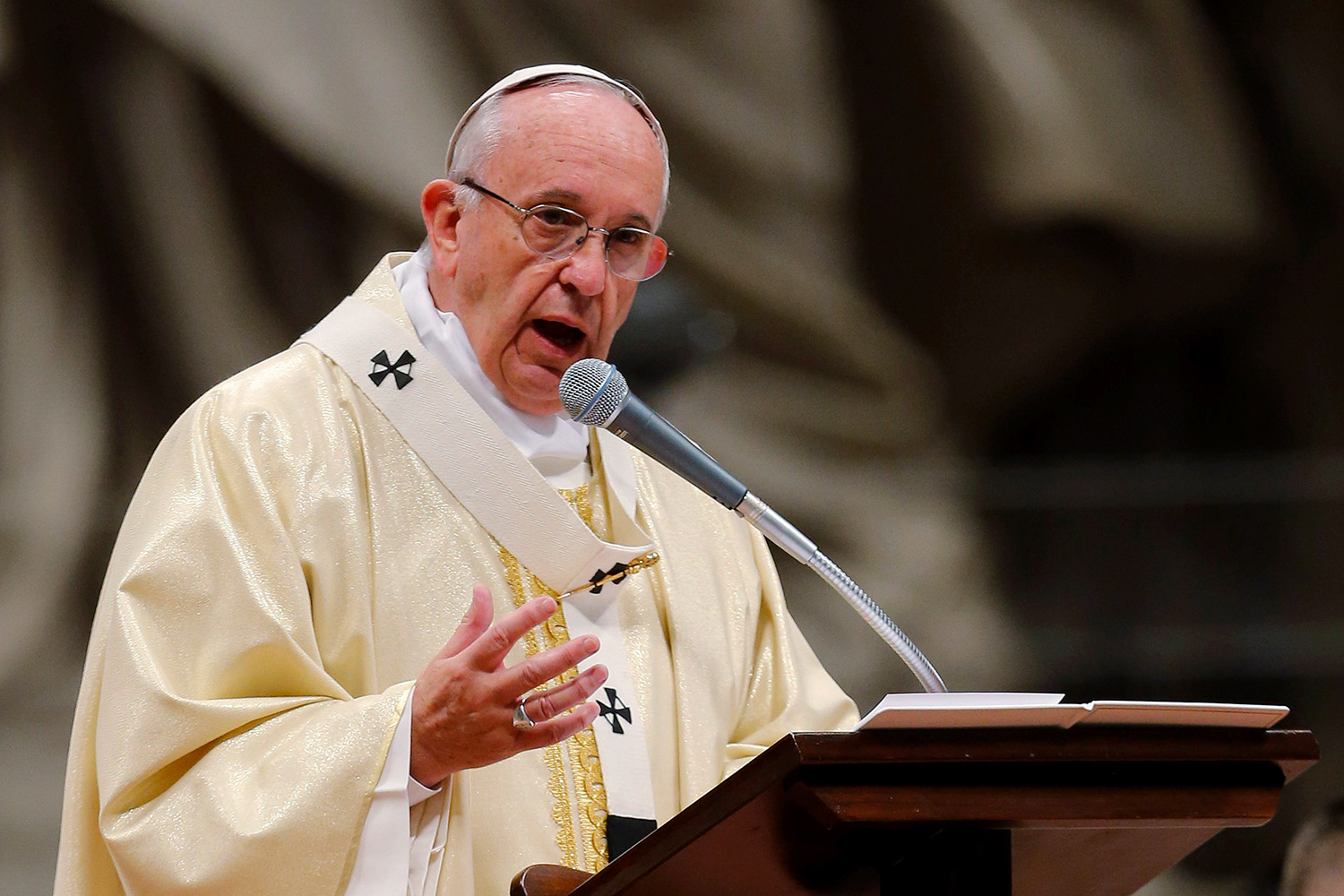 El papa pide apoyo para los países que acogen a gran número de refugiados