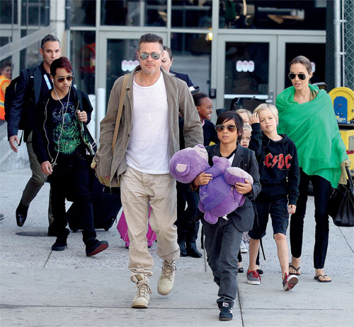 Brad Pitt quiere la custodia compartida con Angelina Jolie de sus seis hijos