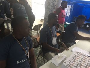 Cierran los centros de votación de los comicios generales en Haití