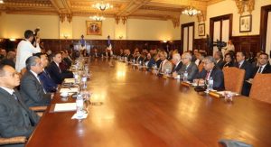 Presidente Medina reúne con Consejo de Gobierno