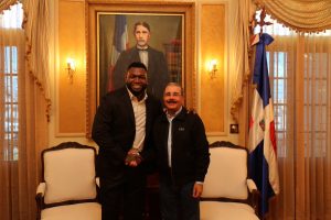 David Ortiz visita en Palacio al presidente Danilo Medina