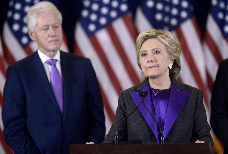 Expertos piden a Clinton impugnar elección por presunto fraude